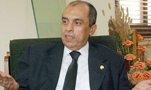 عز الدين أبوستيت وزير الزراعة