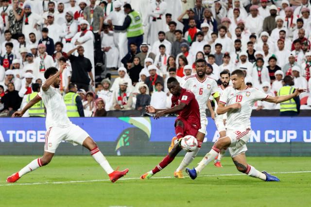 الامارات وقطر