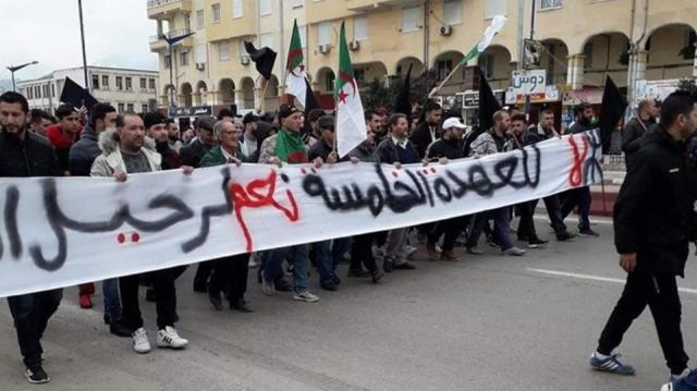 احتجاجات الجزائر على ترشح بوتفليقة لفترة رئاسية خامسة