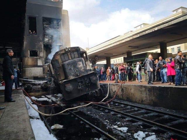 حادث اصطدام قطار برصيف محطة مصر