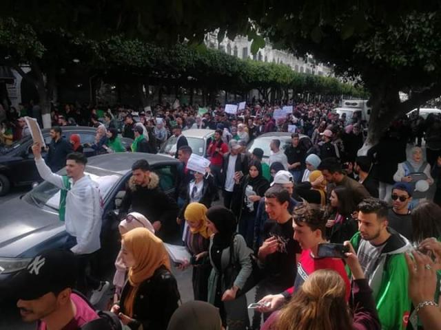 تظاهرات الجزائر ضد بوتفليقة
