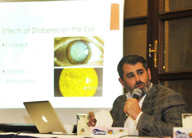  الدكتور عمر برادة استشاري طب وجراحة العيون