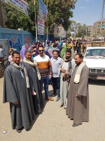 إقبال كبير على لجان الاستفتاء بمركز ناصر في بني سويف