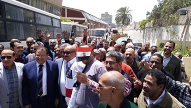 نظم الاتحاد المحلي لعمال بالإسكندرية مسيرة ضخامةللمشاركة في التصويت على التعديلات.