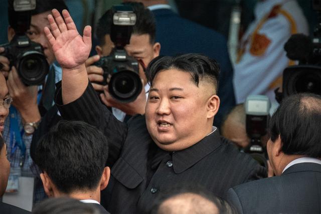زعيم كوريا الشمالية كيم يونج