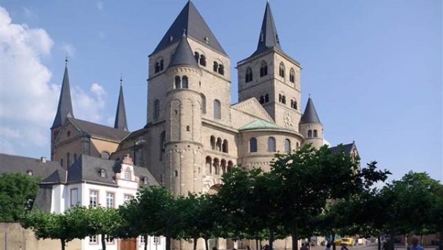الكنيسة الكاثوليكية بمدينة تيرير الألمانية