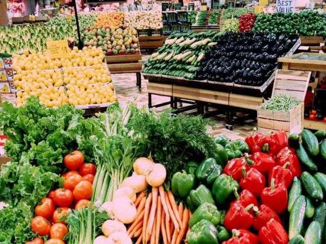 تعرف على أسعار الخضراوات والفاكهة اليوم