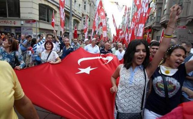 احتجاجات الشعب التركي ضد اردوغان 