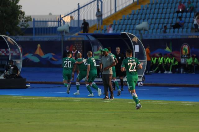 فرحة لاعبي الجزائر بالهدف