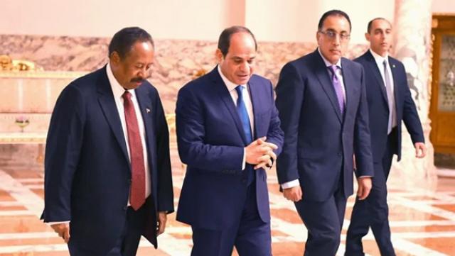 الرئيس السيسي يستقبل حمدوك 