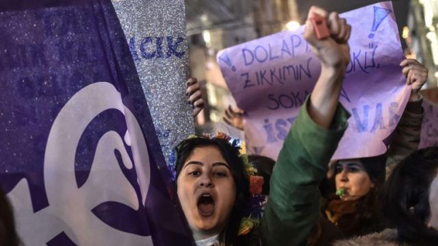 تظاهرة ضد أعمال العنف في تركيا