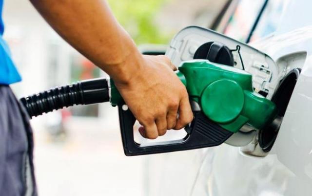 خفض أسعار البنزين