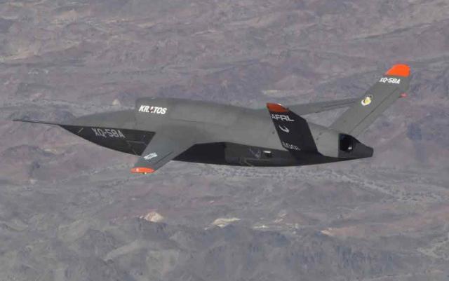 طائرة XQ-58A Valkyrie الأمريكية