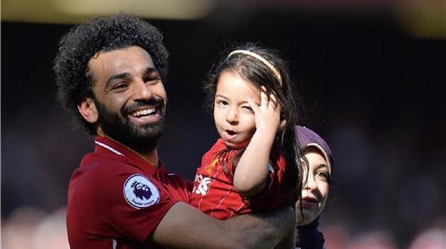 محمد صلاح وابنته مكة