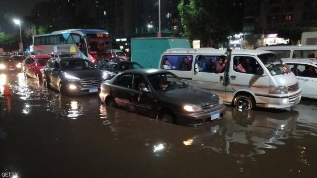 مياه الأمطار تغرق الشوارع في مصر