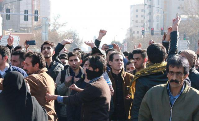 المتظاهرين في إيران