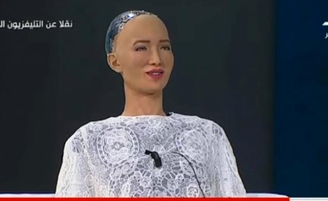 أبرز تصريحات الروبوت صوفيا في منتدى شباب العالم