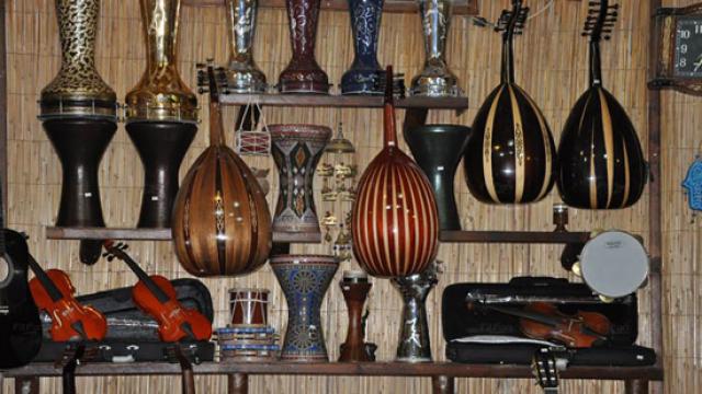  آلات موسيقية تقليدية