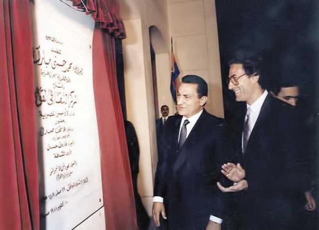 فاروق حسني والرئيس الأسبق مبارك- أرشيفية