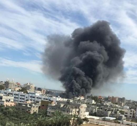 حريق هائل وسط قطاع غزة