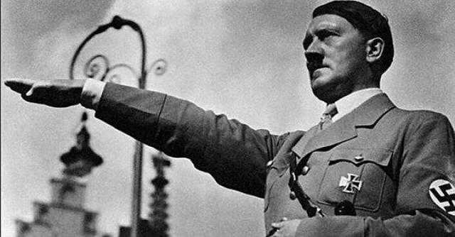 ظهور أدولف هتلر بين صفوف الشرطة الألمانية.. والسلطات تحقق