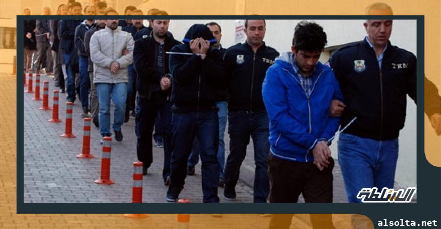 تركيا تأمر باعتقال 82 شخصا بينهم رئيس بلدية