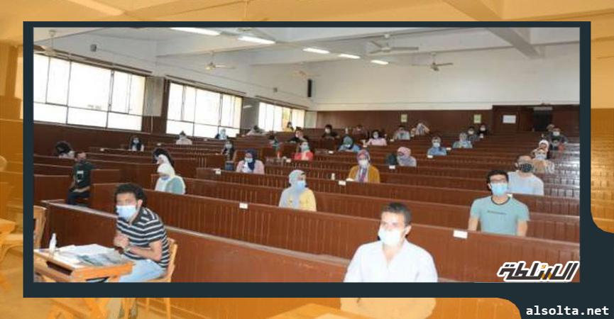 امتحانات الجامعات 