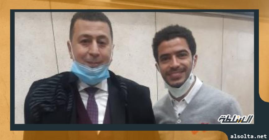 عمر جابر ومحاميه خلال جلسة اليوم