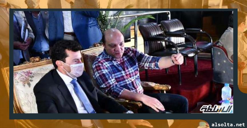 وزير الشباب خلال بروفة الجمباز استعدادا لكأس العالم
