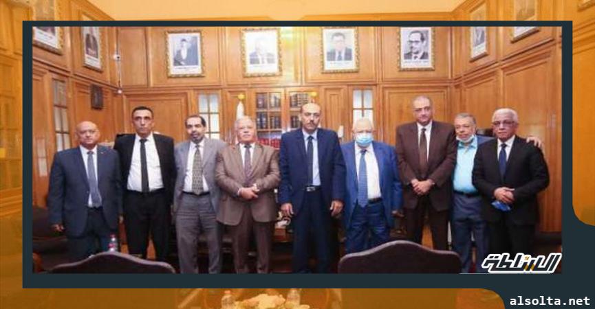 الوفد الفلسطيني يزور نقابة المحامين