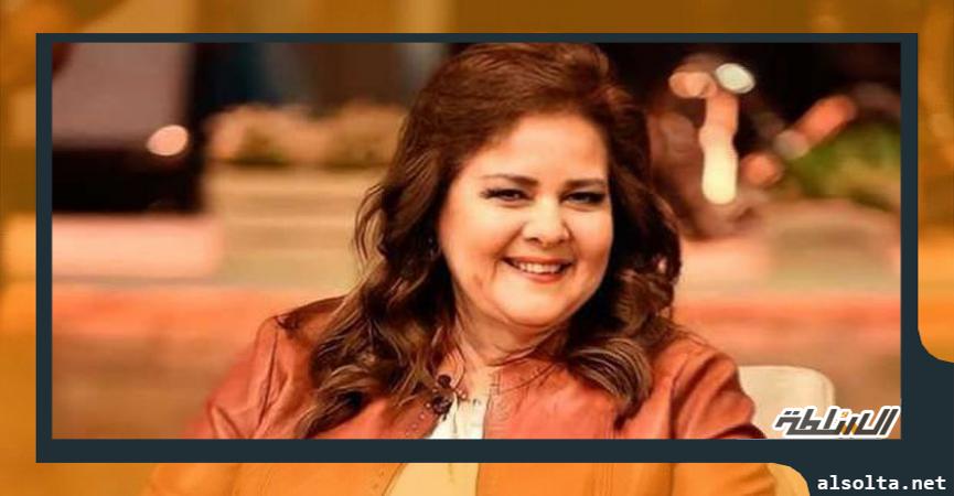 الفنانة دلال عبدالعزيز