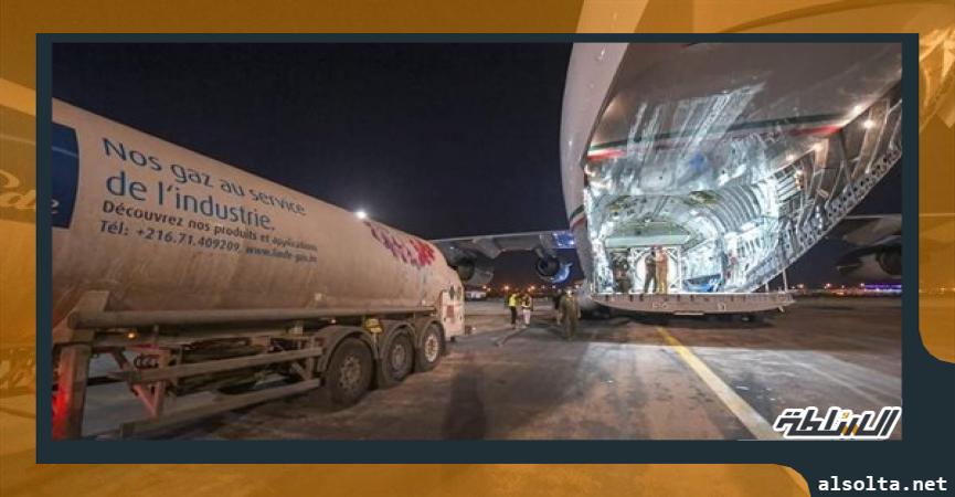 طائرة مساعدات كويتية تصل تونس