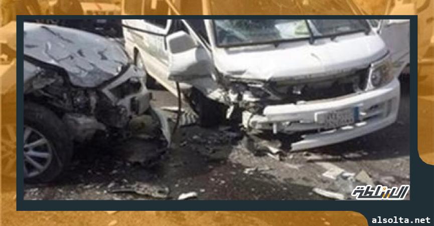 حادث انقلاب سيارة دبل كابينة