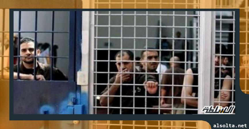 أسرى فلسطينيين داخل سجون الاحتلال