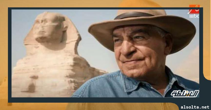 الدكتور زاهي حواس عالم الأثار المصري