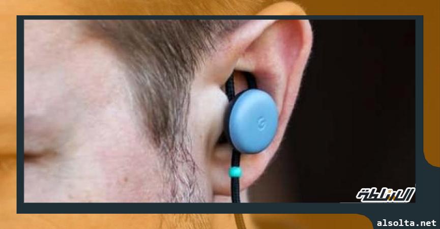 استخدام بعض الأشخاص لسماعات الأذن- صورة أرشيفية