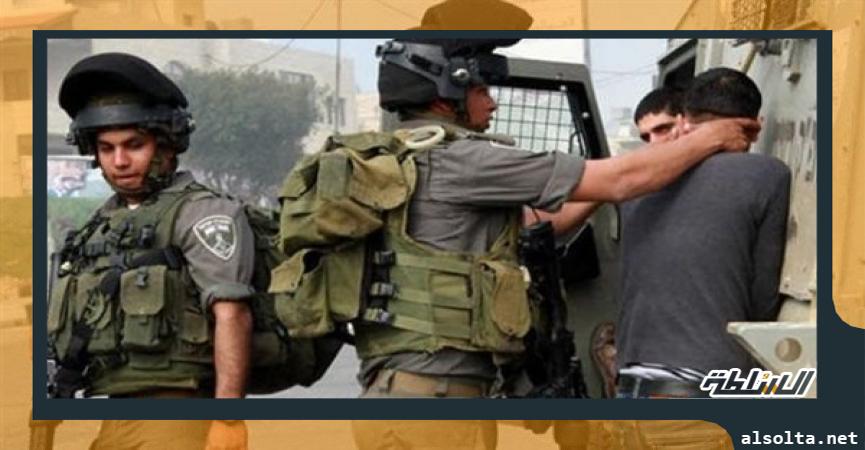 الاحتلال يعتقل فلسطينيين- أرشيفية