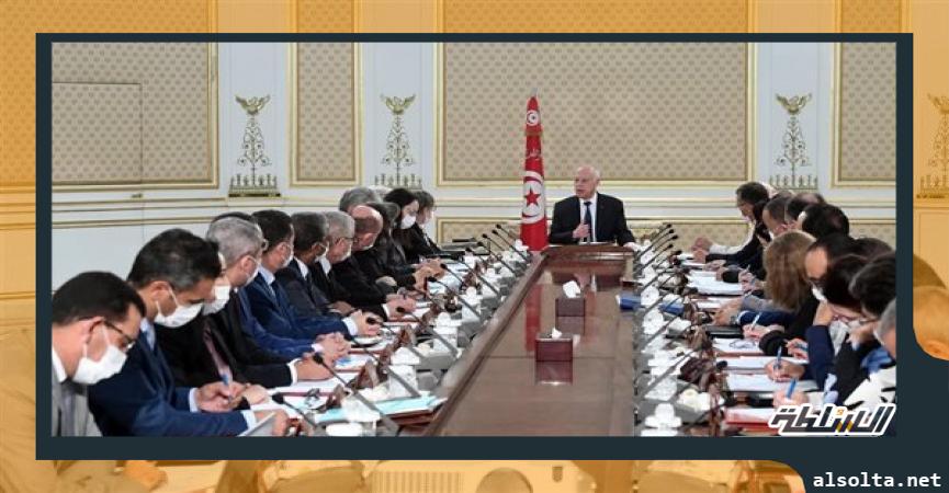 قيس سعيد يترأس حكومة تونس