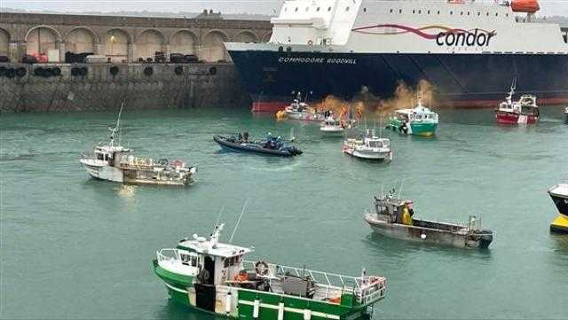 بريطانيا تهدد فرنسا.. تصاعد جديد في أزمة قوارب الصيد