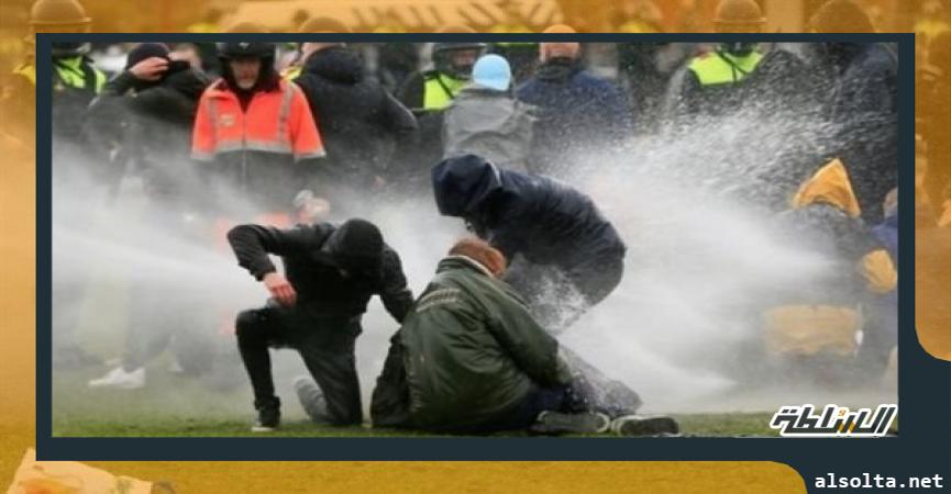 اشتباكات بين الشرطة والمحتجين في هولندا