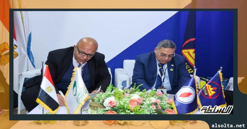 جانب من توقيع بروتوكول التعاون بين مصر للبترول والبريد