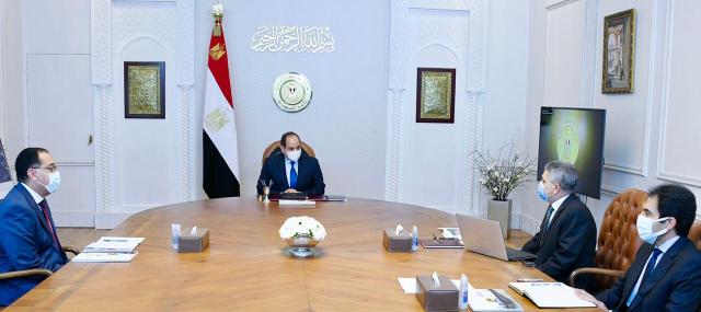 جانب من اجتماع الرئيس السيسي ورئيس الوزراء والفريق أسامة ربيع