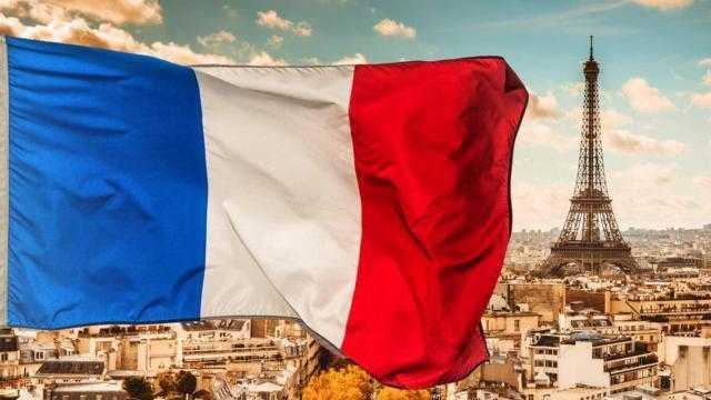 الرئيس الفرنسي يعرب عن تعازيه بعد المذبحة التي وقعت في مدرسة ابتدائية بأمريكا