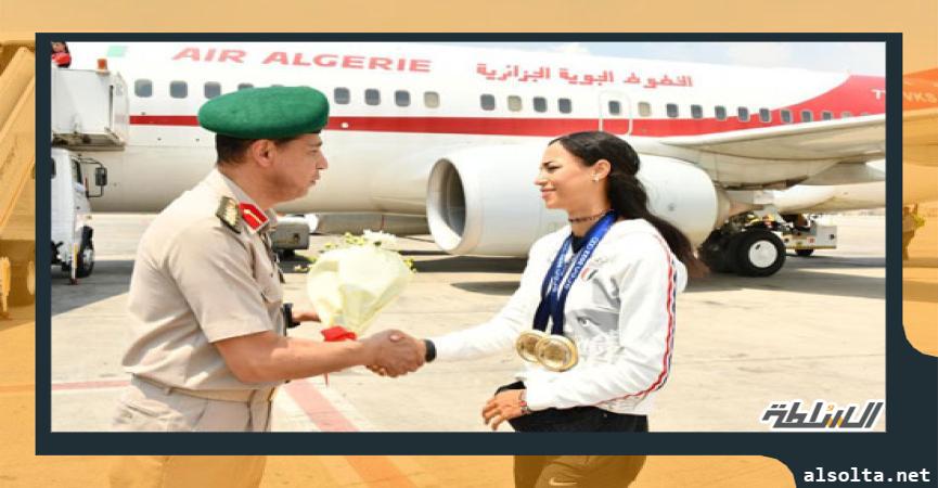 القوات المسلحة تستقبل بسنت حميدة في مطار القاهرة 