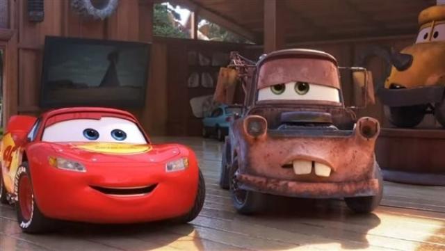ديزني تعلن عودة Lightning McQueen من خلال مسلسلها ”سيارات على الطريق
