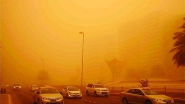 الإمارات تتعرض لعاصفة ترابية جديدة