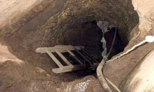 وفاة فكهانى وزوجته سقطا داخل حفرة أثناء التنقيب عن الآثار بالصف