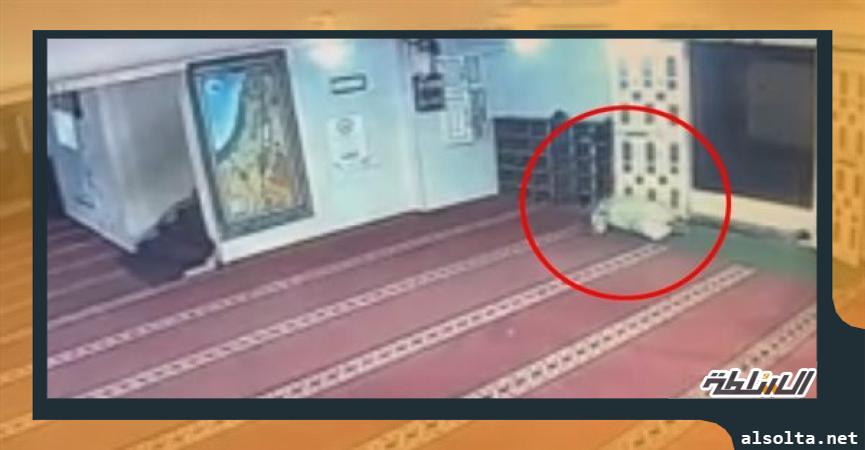 وفاة فلسطيني داخل المسجد