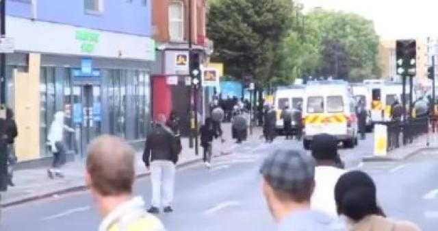 الداخلية البريطانية: نتعامل مع حادث شغب في مركز للمهاجرين بغرب لندن