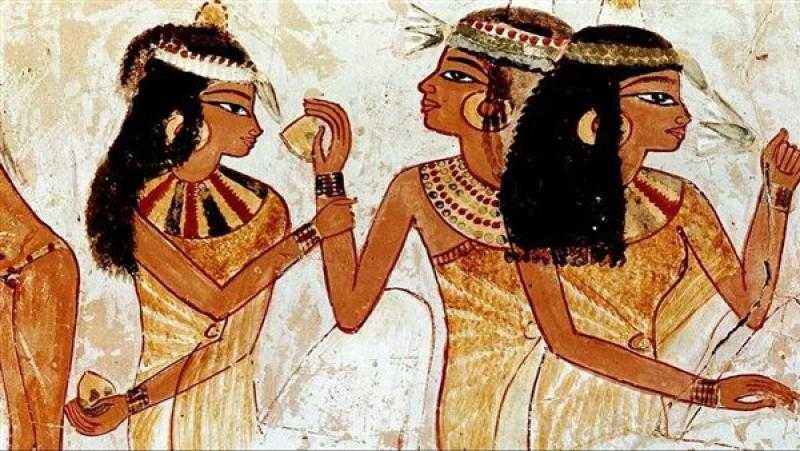 سر غريب عن الوشم الفرعوني المرسوم على جسد نساء مصر القديمة